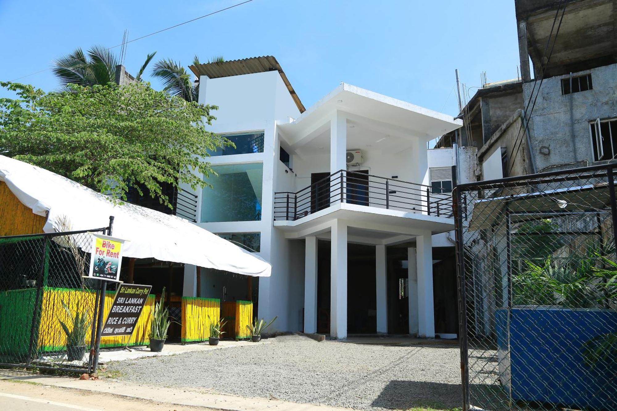 Camellia Hotel & Restaurant Mirissa Exterior photo